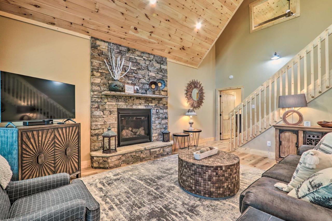 Sevierville Cabin Deck With Foosball And Hot Tub! Exterior foto