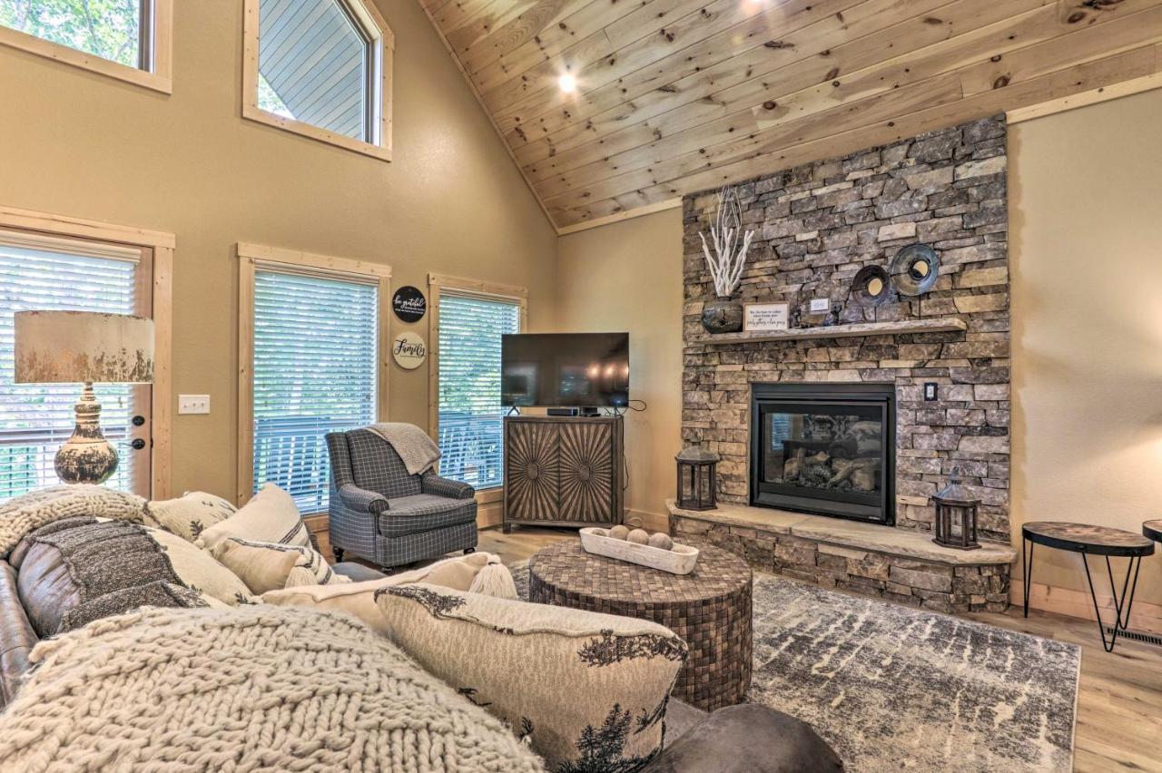 Sevierville Cabin Deck With Foosball And Hot Tub! Exterior foto